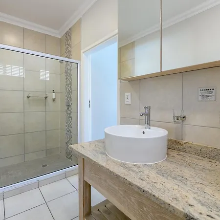 Margate Beach Club Room photo