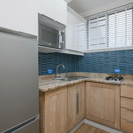 Margate Beach Club Room photo