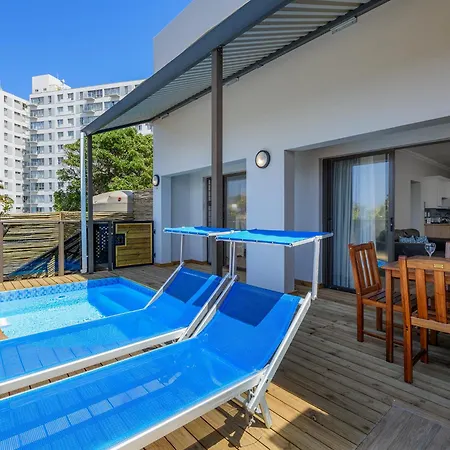 Margate Beach Club Room photo