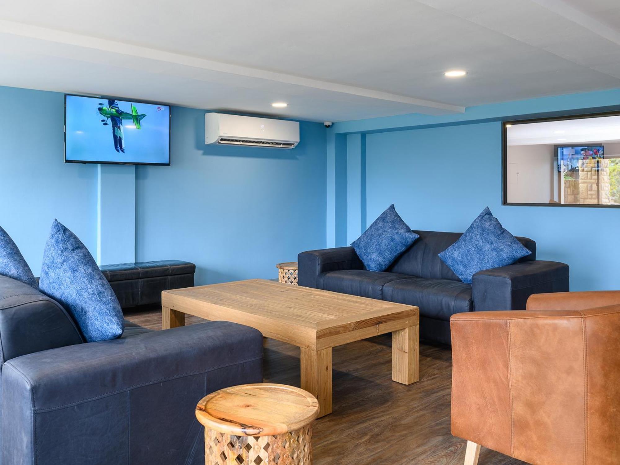 Margate Beach Club Apartment